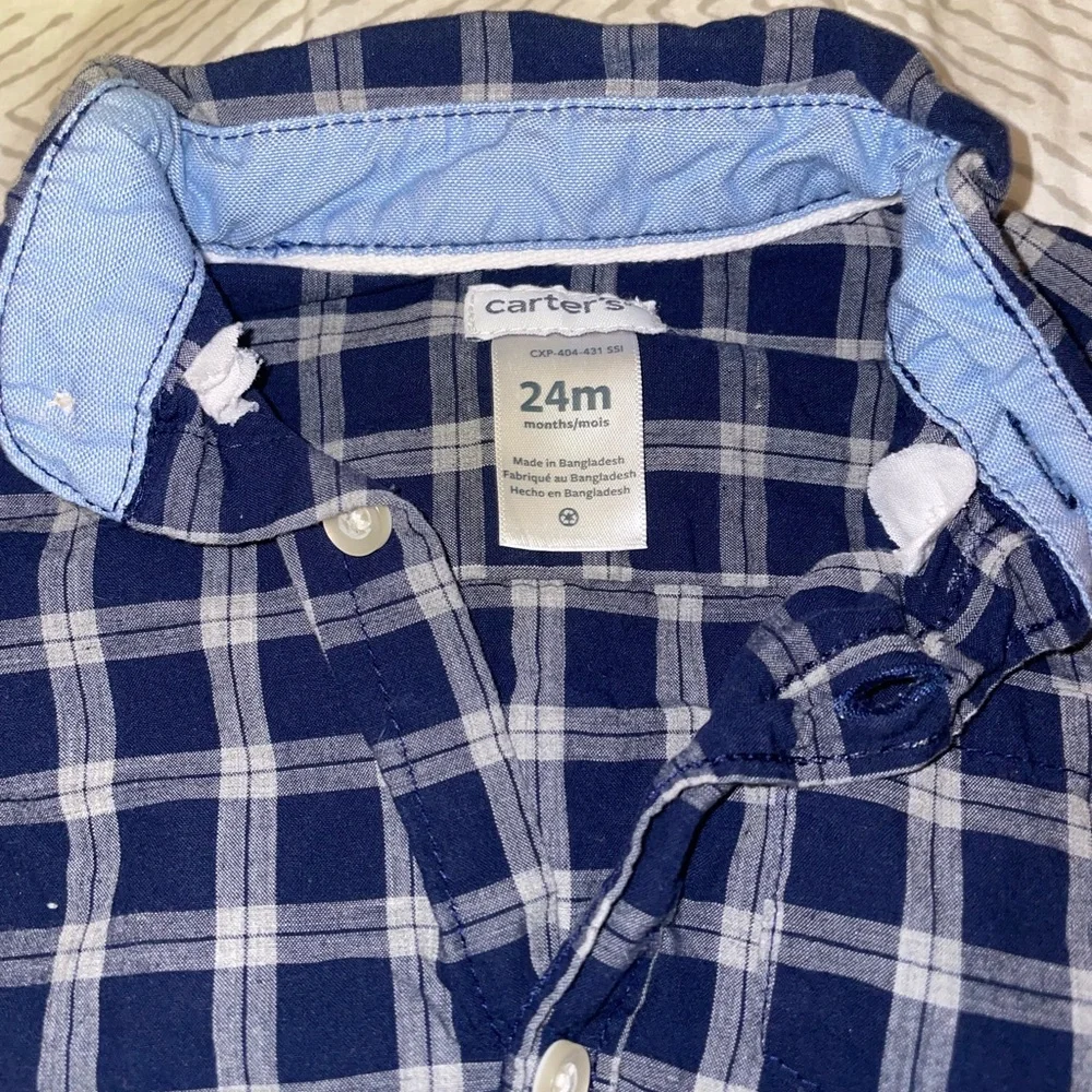 Button down - Picture 2 of 2